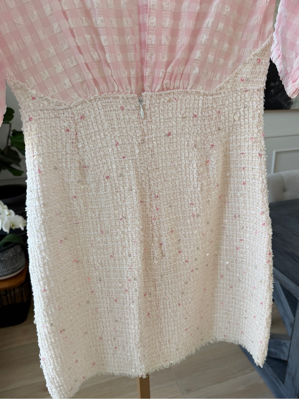 CHANEL Pink Seersucker & Tweed Mini Dress
Size FR 36 / US 4 - Picture 8 of 12